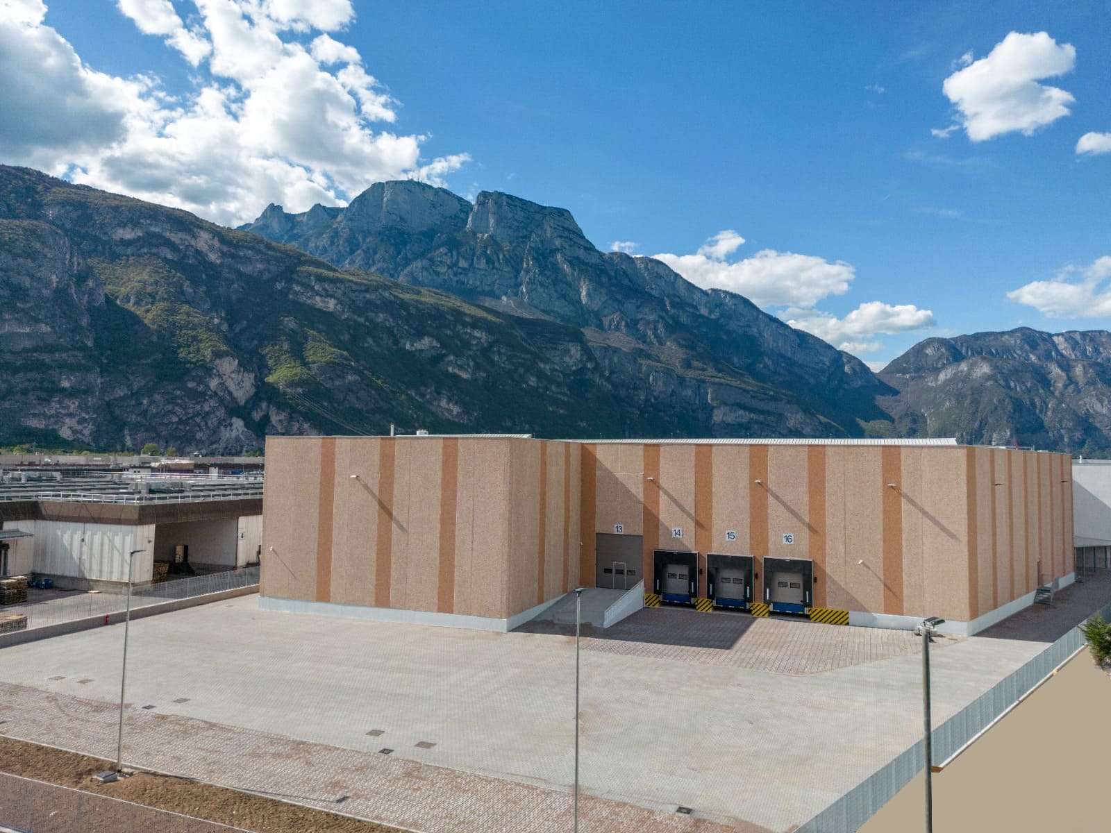 Kontraktlogistik in 38121 Spini di Gardolo mit 3.500 PP (Italien) - Bild 2 - Bozen Brigl S.p.A. Kontraktlogistik in 38121 Spini di Gardolo mit 3.500 PP (Italien) - Bild 2 - Bozen Brigl S.p.A.