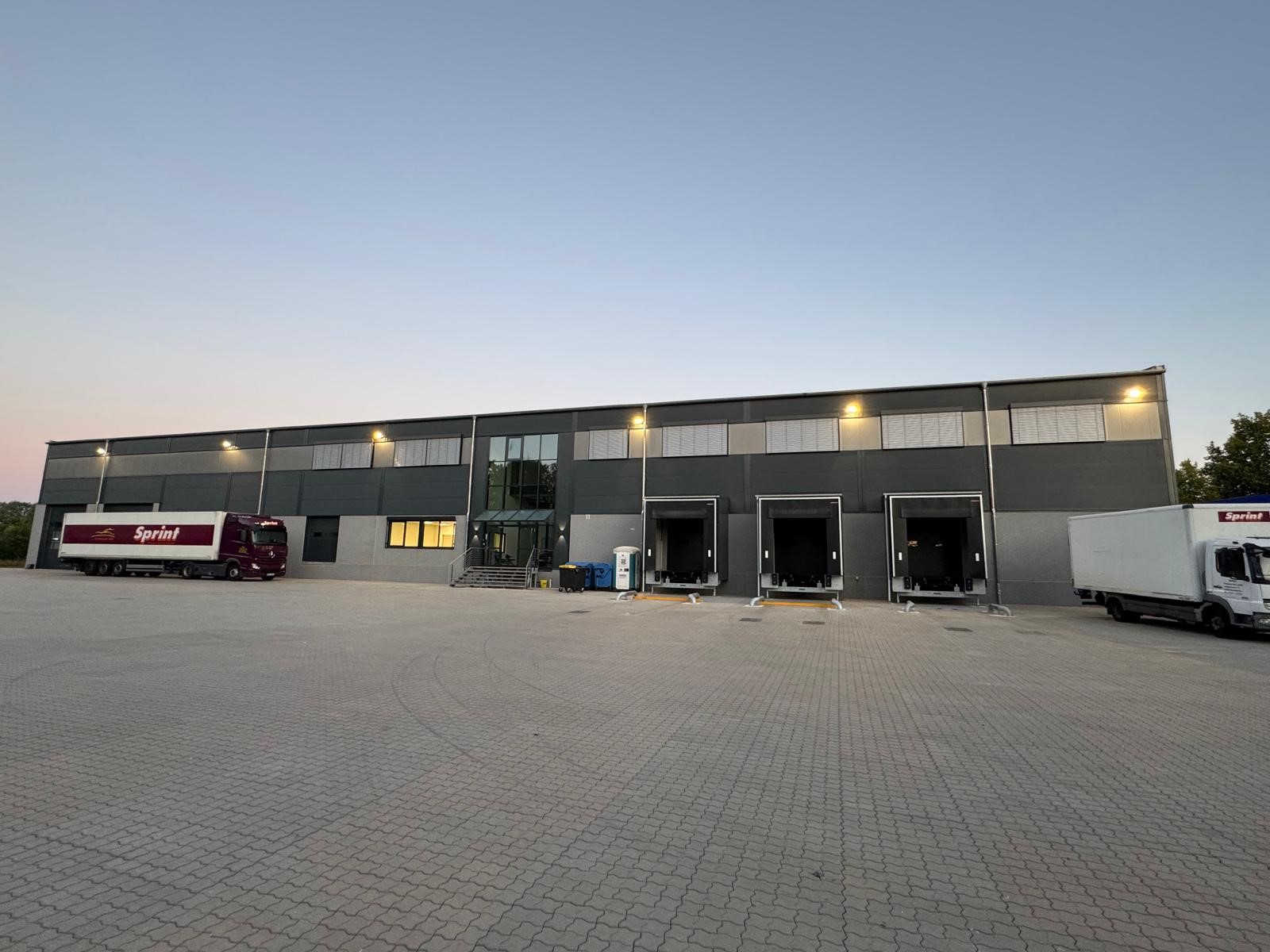 Kontraktlogistik in 24539 Neumünster 2300 qm - Kontraktlogistik in 24539 Neumünster 2300 qm - Sprint Transport + Logistik GmbH & Co. KG Firmenseite auf LAGERflaeche.de