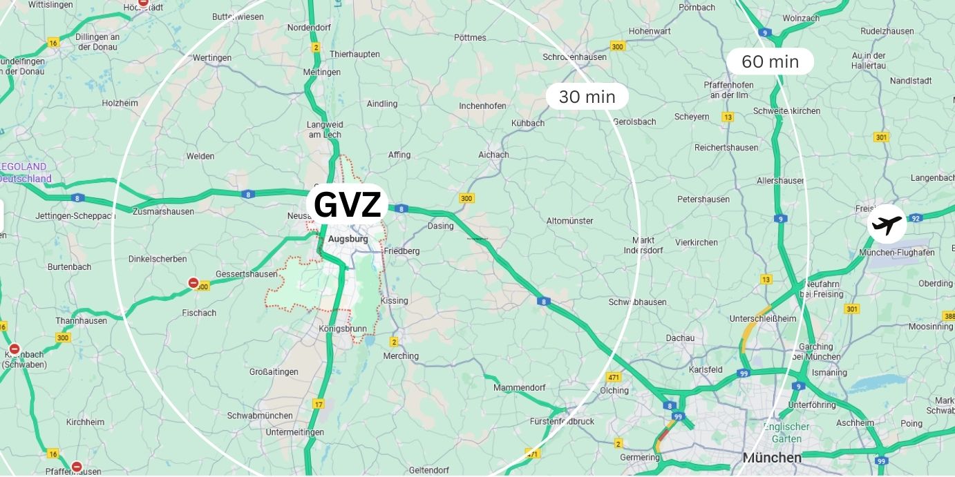Karte von Augsburg: Straßennetz, Autobahnen A8 B17 und Flughafen München mit Anbindungen