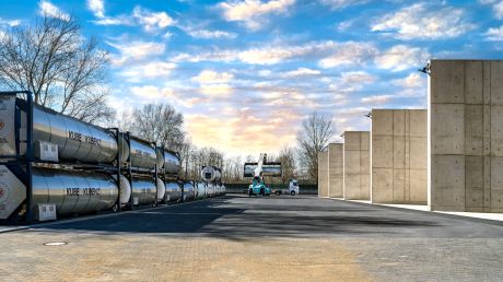 Tankcontainer, Lagerkapazität, Gefahrstofflogistik