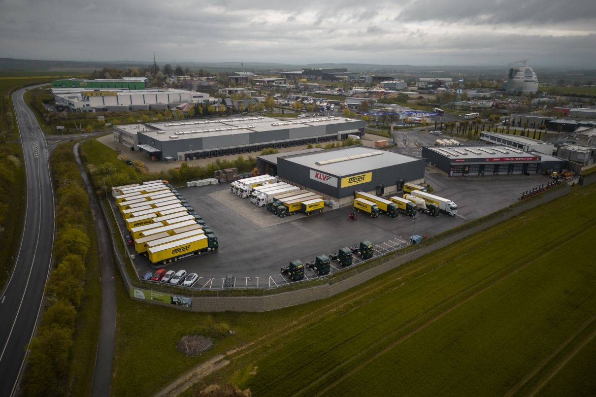 Kontraktlogistik in 97337 Dettelbach mit 8000 qm - Kontraktlogistik in 97337 Dettelbach mit 8000 qm - Leopold Michel GmbH Firmenseite auf LAGERflaeche.de