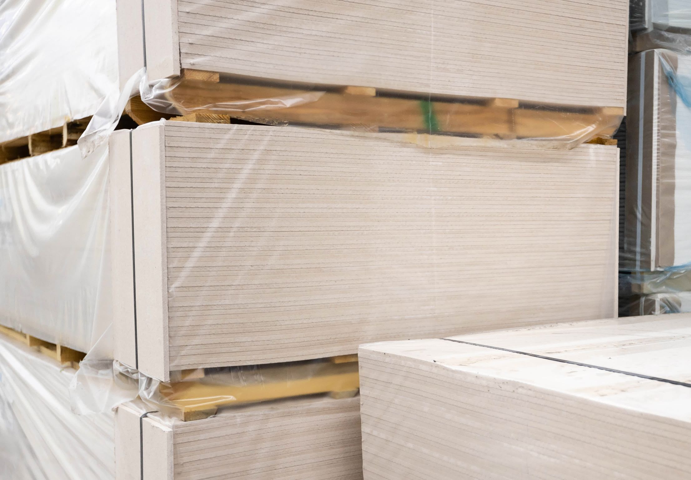 Building materials logistics, contract logistics