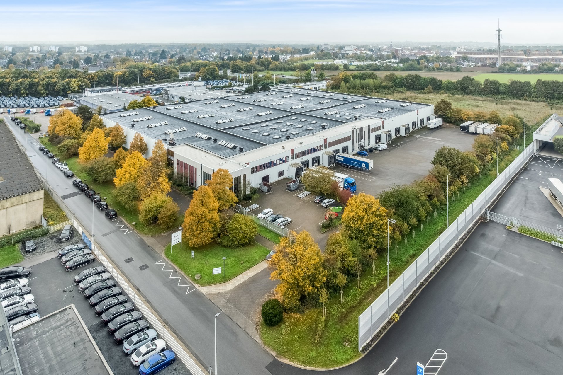 Mitten zwischen Düsseldorf, Köln und Mönchengladbach - Single Tenant at its best! - Mileway Germany GmbH