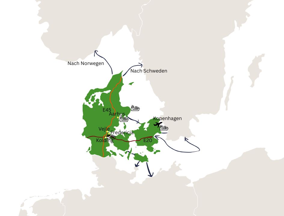 Detaillierte Infrastrukturkarte Dänemarks mit Darstellung der Autobahnkorridore, Schienennetze, Seehäfen und internationalen Flughäfen.