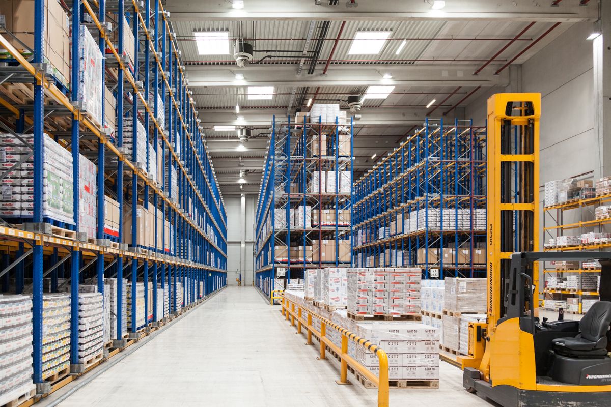 Die Logivest GmbH vermittelte in Ehrenkirchen, im Raum Freiburg, über 4.000 Quadratmeter Lager- und Büroflächen. Copyright: Logivest GmbH.