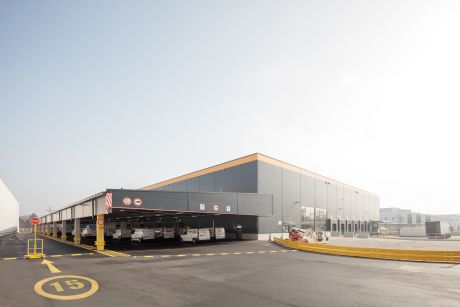 BNP Paribas Real Estate, Logistikcenter, Logistikimmobilie, Amazon, CBRE 