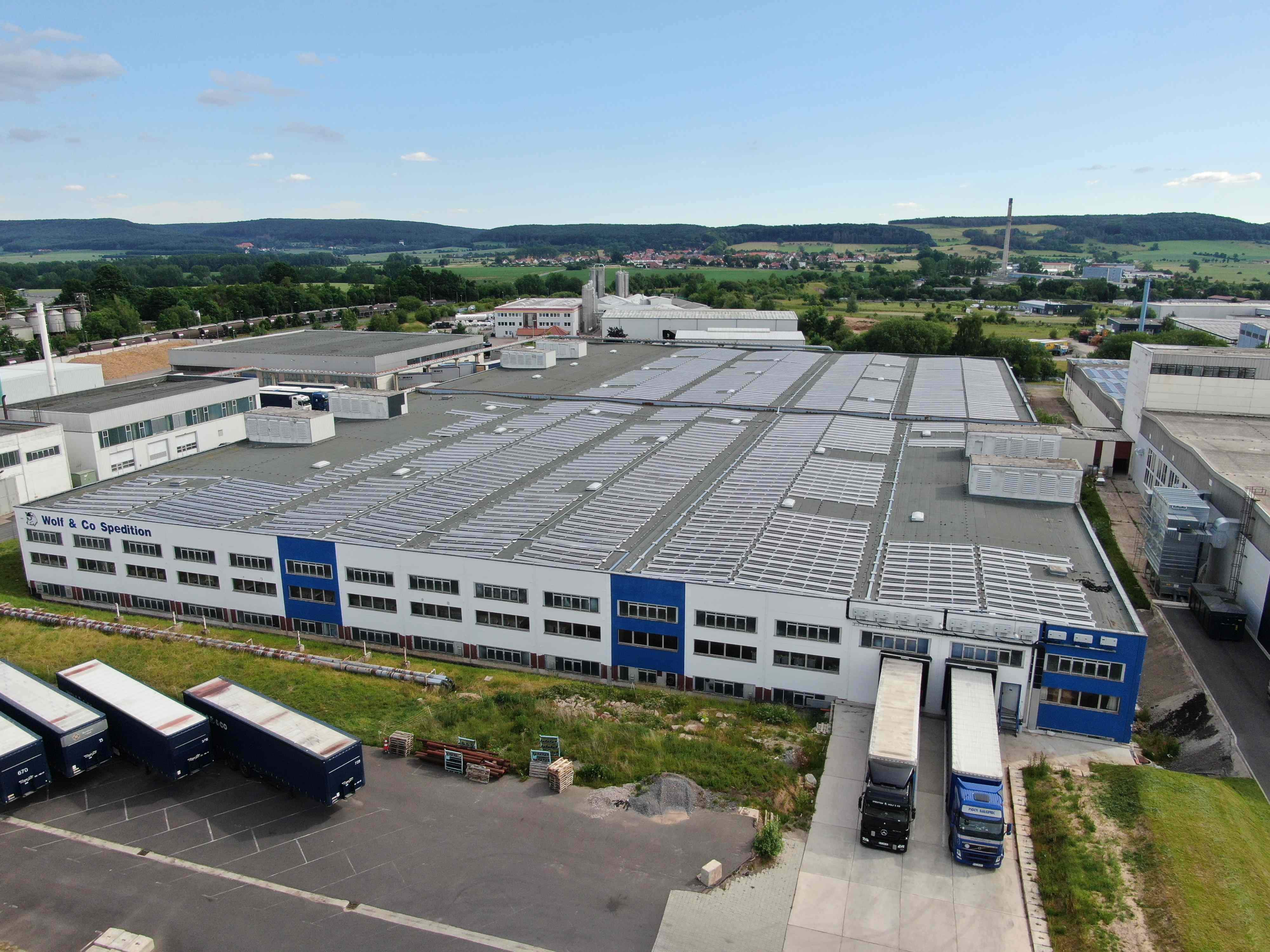 Hallen und Freiflächen für die Lagerung und Produktion in der Mitte Deutschlands - Wolf & Co Firmenseite auf LAGERflaeche.de