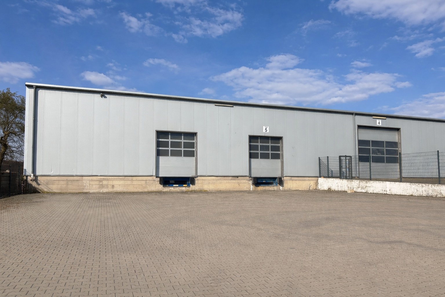 Lagerfläche mit Lager & Logistikdienstleistung (Kommissionierung, Verpackung, Distribution etc.) - Bild 2 - Cargorent int. Transporte Lagerfläche mit Lager & Logistikdienstleistung (Kommissionierung, Verpackung, Distribution etc.) - Bild 2 - Cargorent int. Transporte