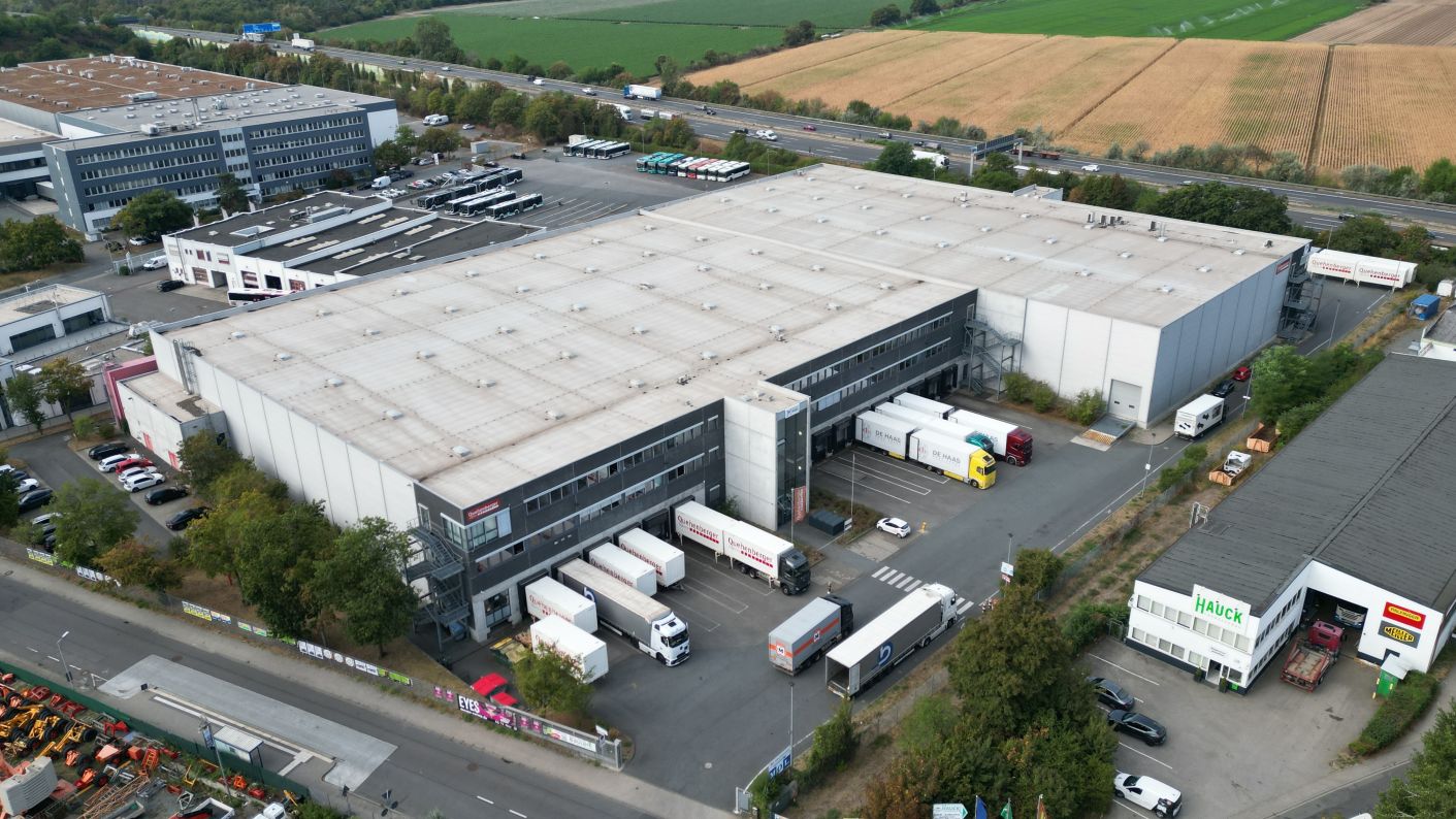 REALOGIS , Eigentümer der Immobilie ist P3 Logistic Parks, vermietet an De Haas Road Cargo, Weiterstadt / Copyright: Realogis