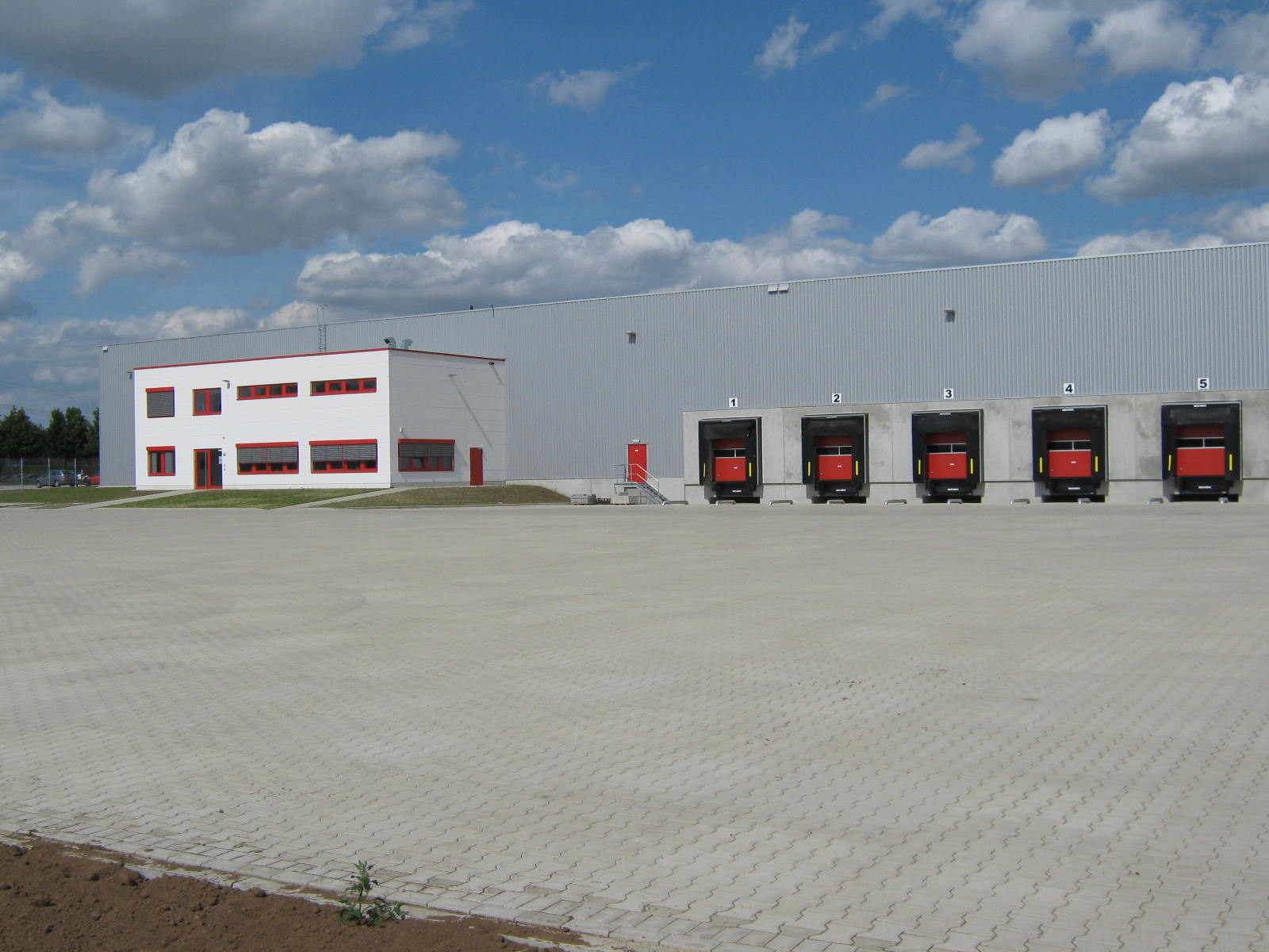 Teilregalierte Logistikimmobilie mit Gleisanschluß - SLF Scherm Logistik und Facilitymanagement GmbH