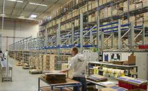 Full Service Logistiker, Logistikbranche, value added services, Kommissionierung, Lager Full Service Logistiker, Logistikbranche, value added services, Kommissionierung, Lager